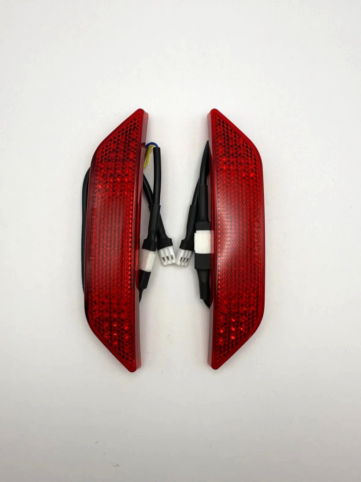 LED d'ailes séquentiels de remplacement – ROUGE (Serie RT et Serie F3 - 2019-2020+)