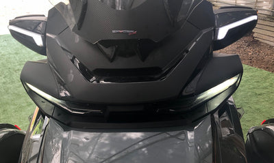 White position lights and sequential mirror turn signals for Can-Am Spyder F3T / F3 Limited (2019+) and RT (2020+)