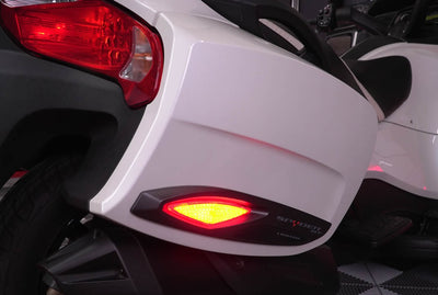 Side reflector and LED on the rear case of the RT / RTS 2010-2019