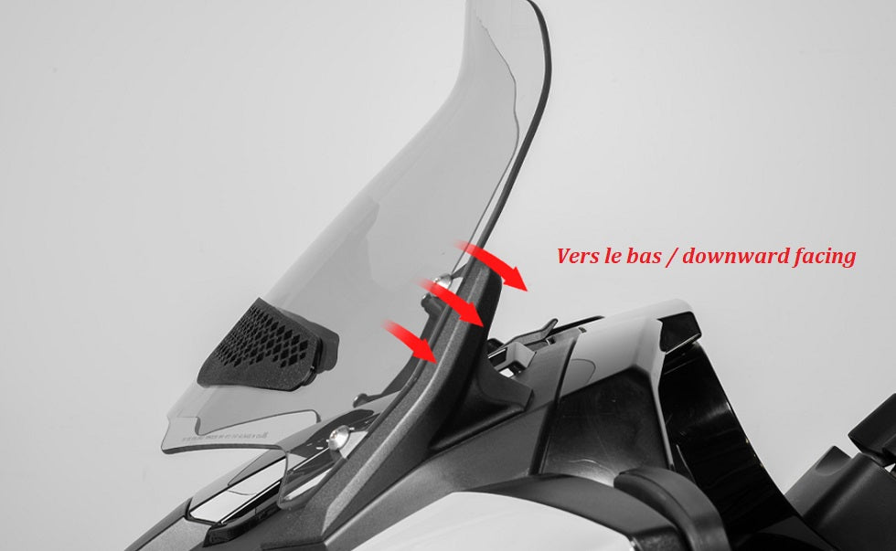 Directional air vents TricVentz for Can-Am Spyder F3T-F3LTD windshield (includes 2 facing up and 2 facing down).