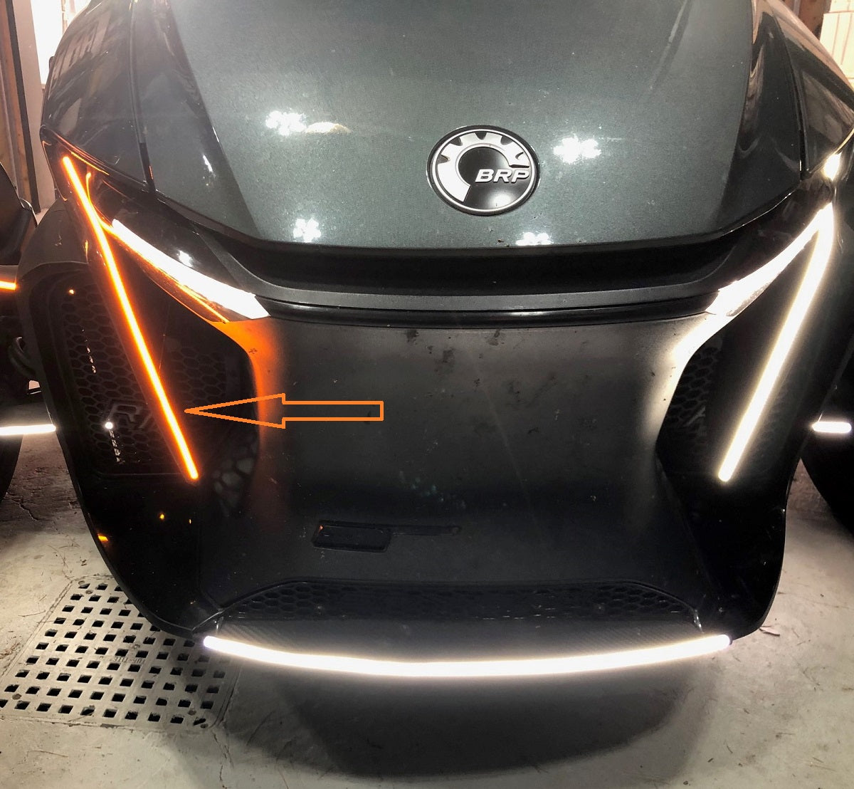 LED Fangs avant à fonction dual pour RT2020 +