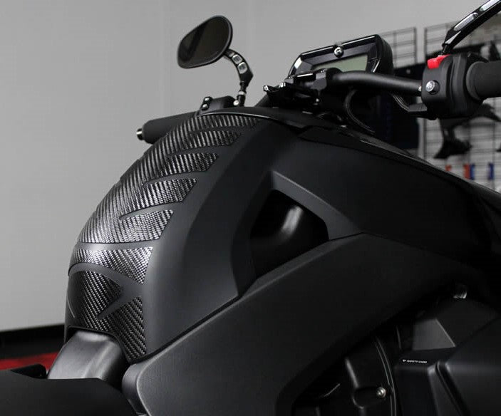 Protecteur de tank en fibre de carbone fini Uréthane pour Ryker