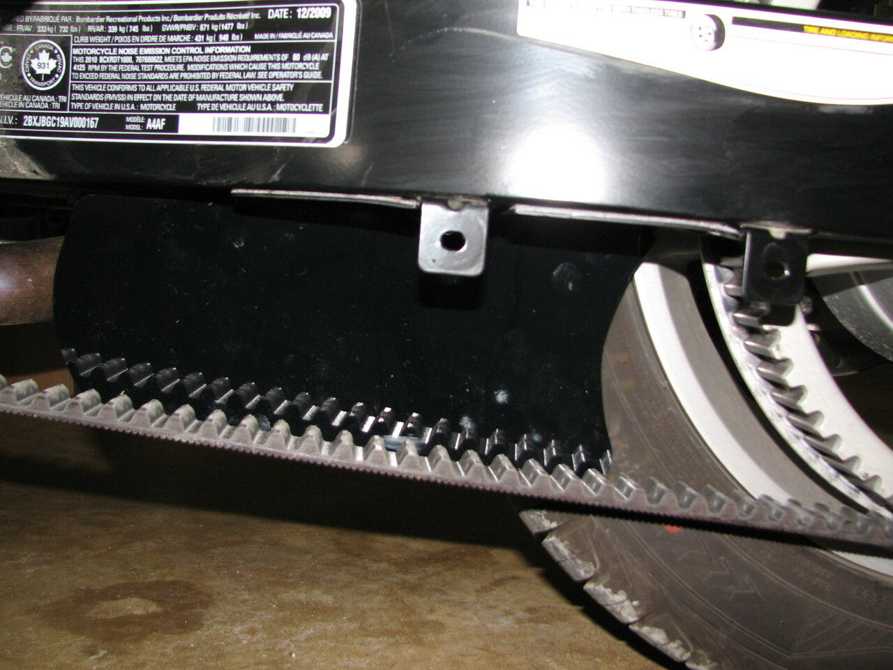 The "missing strap protector" for Spyder (all models NOT for 1330cc)