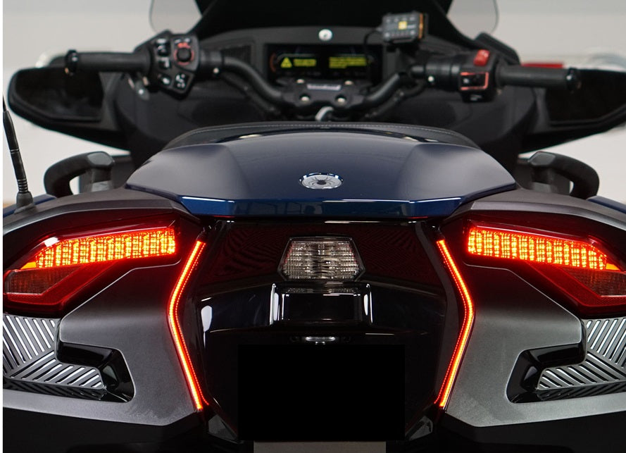 Rear position lights, brake and yellow indicator for RT / RTL 2020+