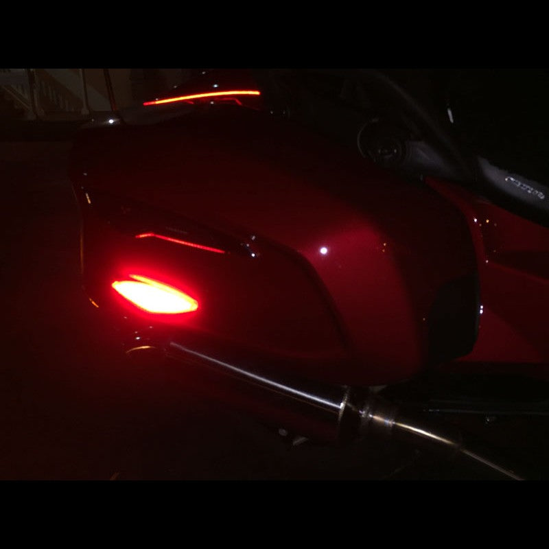 Side reflector and LED on the rear case of the F3-T / F3-LTD