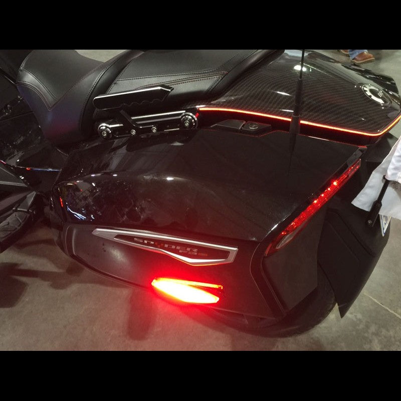 Side reflector and LED on the rear case of the F3-T / F3-LTD